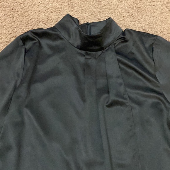 Brooke Shields Timeless new blouse - Picture 6 of 8